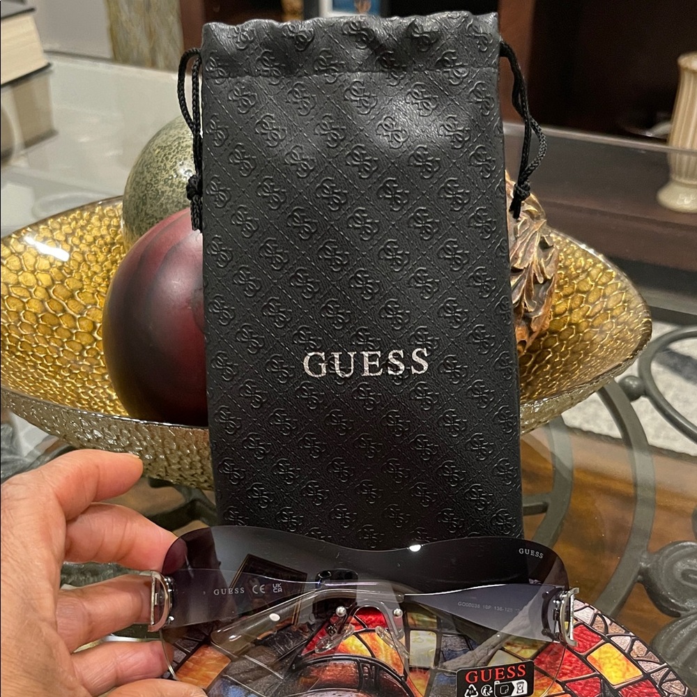 Guess Sun Glasses. SOLD